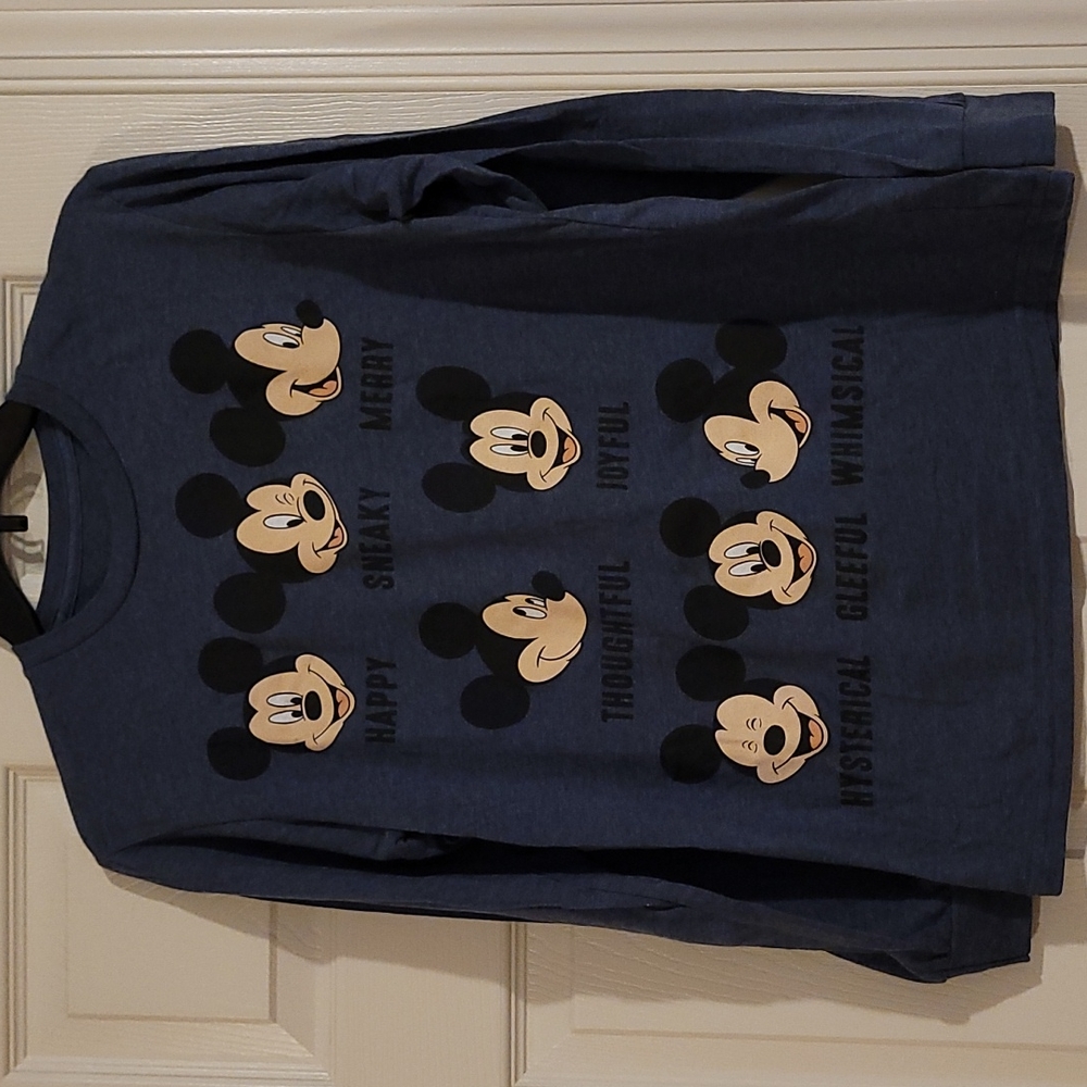 ⬛️ Disney Print Tee (boys L) NWOT